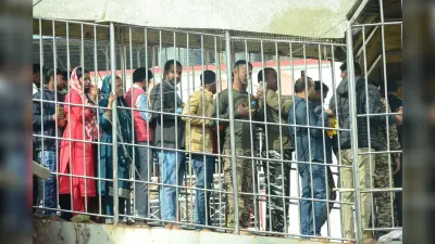 Deoghar News : साल की अंतिम सोमवारी पर बाबा मंदिर में लगा तांता, 70 हजार भक्तों ने की पूजा
