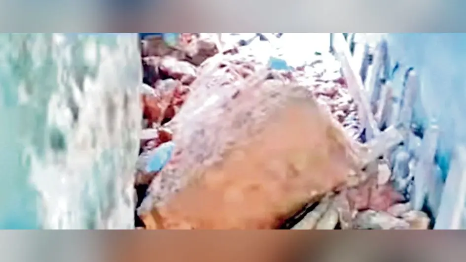 दीवार से दबकर मजदूर की मौत, इलाके में मचा हड़कंप