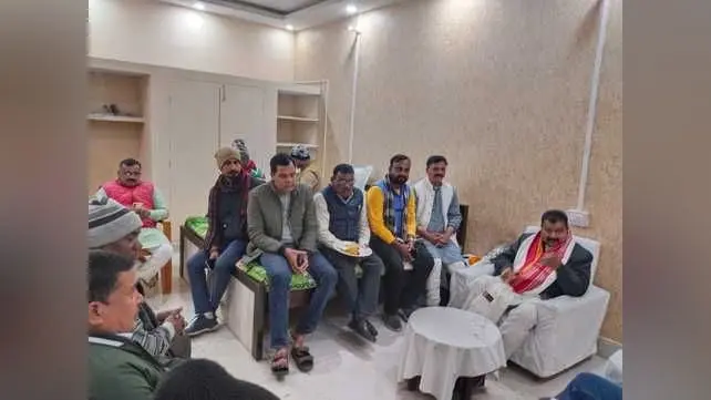पार्टी की मजबूती व संगठन की योजनाओं को लेकर विधायक ने की चर्चा