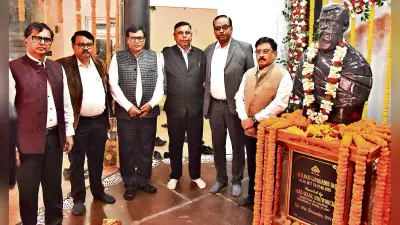 Rourkela News: आरएसपी के यूजीआइ पुस्तकालय में पंडित गोपबंधु दास की नयी प्रतिमा का अनावरण