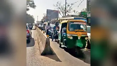 Ranchi News : वार मेमोरियल कटिंग के पास अवैध स्टैंड के कारण लग रहा जाम, बढ़ी परेशानी