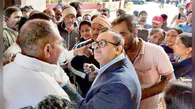 Ranchi News : रिनपास में बहाली का हुआ विरोध, सिक्यूरिटी गार्डों ने किया हंगामा, हुई धक्का-मुक्की