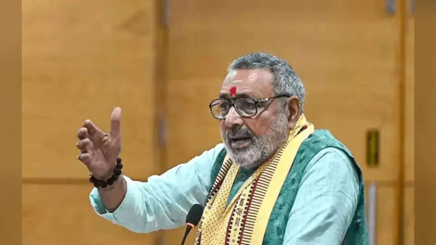 Giriraj Singh: बांग्लादेशी और रोहिंग्या भारत में घुसने के बाद सबसे पहले करते हैं यह काम, बीजेपी एमपी का बड़ा दावा