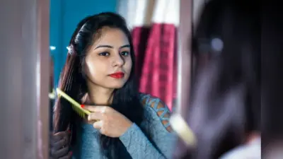 Hair Care Tips: बालों को घना और मोटा बनाएगा ये घरेलू नुस्खे, जानें