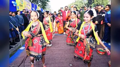 Happy Street Bokaro: खुशियों का सवेरा लेकर आया हैप्पी स्ट्रीट, कहीं अध्यात्म की बात, तो कहीं गूंजे देशभक्ति के गीत