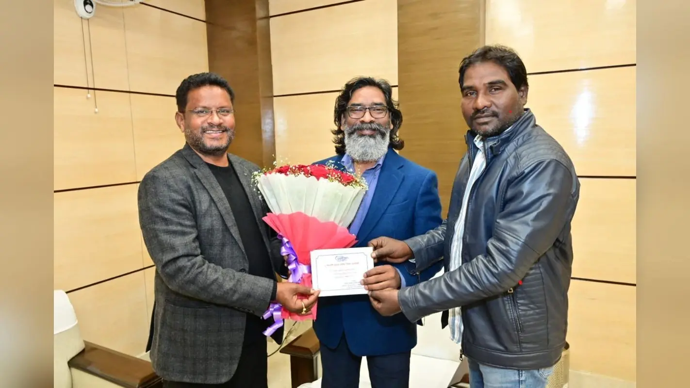 सीएम हेमंत सोरेन खरसावां गोलीकांड की बरसी पर शहीदों को देंगे श्रद्धांजलि, विधायक दशरथ गागराई ने किया आमंत्रित