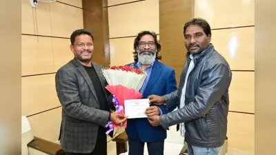 सीएम हेमंत सोरेन खरसावां गोलीकांड की बरसी पर शहीदों को देंगे श्रद्धांजलि, विधायक दशरथ गागराई ने किया आमंत्रित