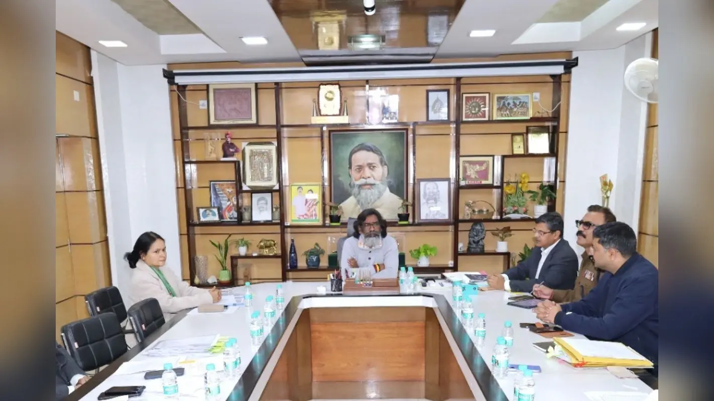 सीएम हेमंत सोरेन की हाई लेवल मीटिंग, मंईयां सम्मान योजना कार्यक्रम के लिए अफसरों को दिए निर्देश