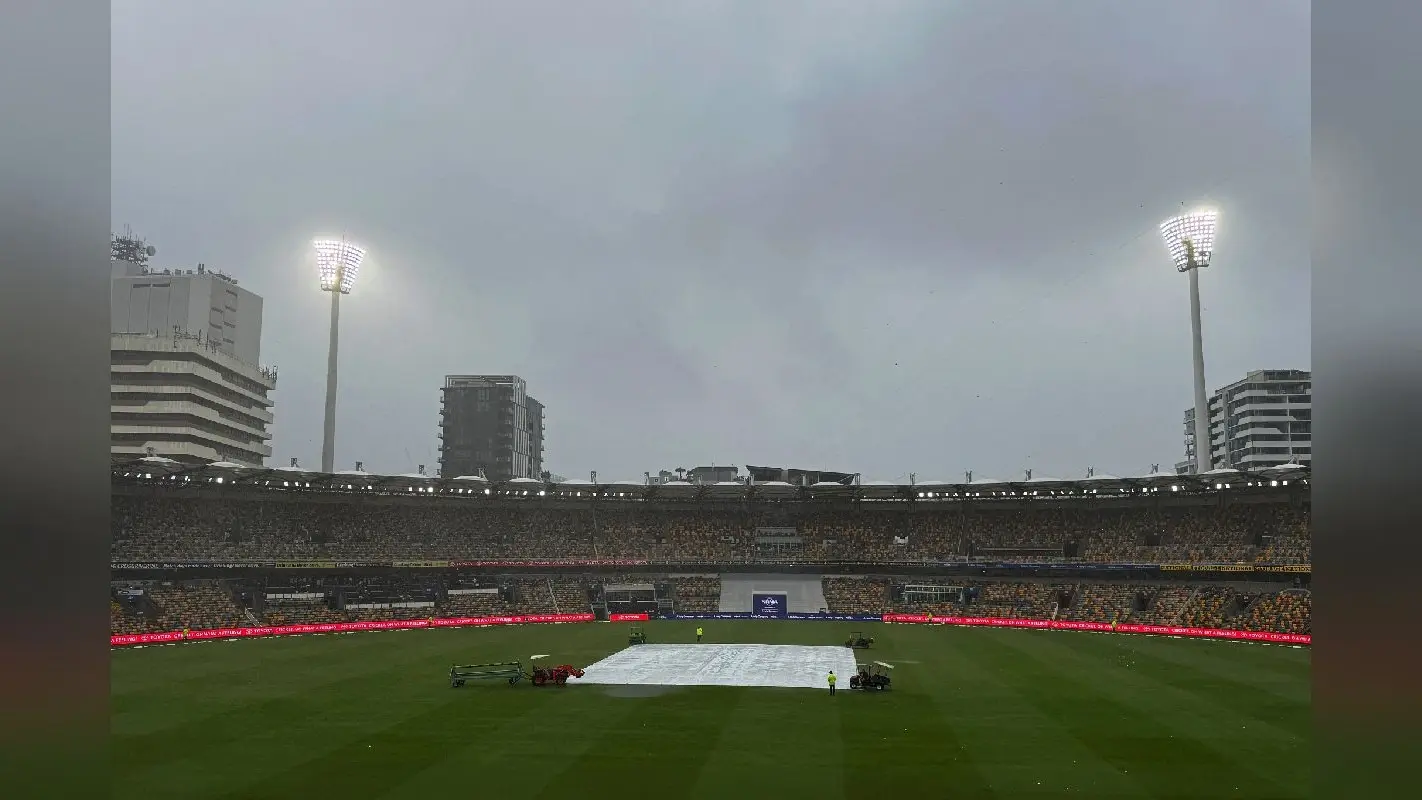 IND vs AUS, Weather Forecast: बारिश में धुल जाएगा गाबा टेस्ट? वर्षा का अनुमान 90 प्रतिशत