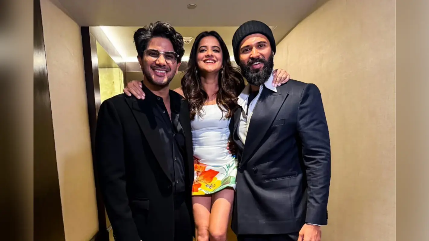 Jasleen Royal: दुलकर सलमान और विजय देवरकोंडा के साथ लिफ्ट में मस्ती, गानों की कामयाबी का जश्न, देखें वीडियो
