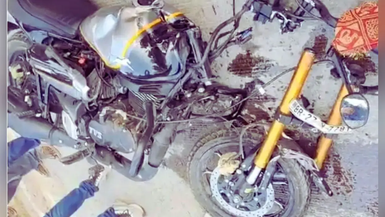 Bihar News: नवादा में तेज रफ्तार का कहर, खड़े ट्रैक्टर से टकराई बाइक, दो युवकों की दर्दनाक मौत