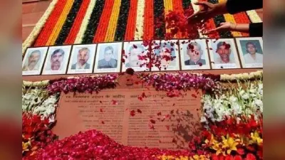 Parliament Attack : 5 आतंकवादी और 42 मिनट तक संसद परिसर में तांडव