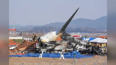 Plane Crash: बीच से टूट गया प्लेन, इधर-उधर पड़े थे शव, हादसे का शिकार हुआ अजरबैजान एयरलाइंस का विमान