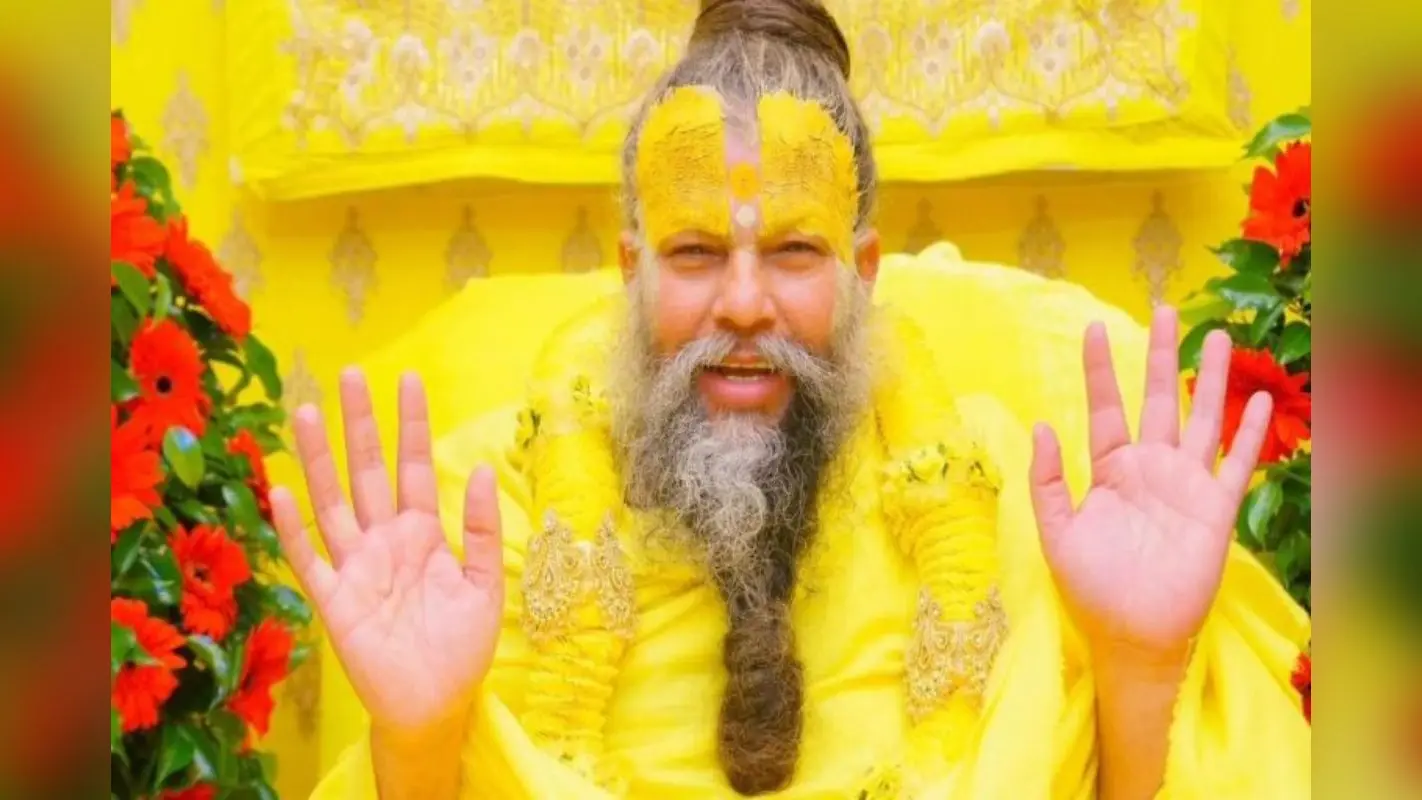 Premanand Ji Maharaj: मंदिर जाना जरूरी या नहीं? प्रेमानंद जी महाराज का गहरा संदेश