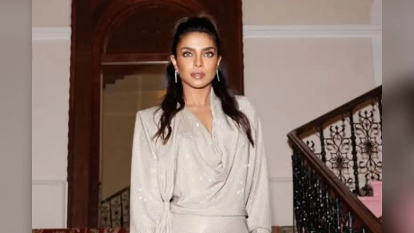 Priyanka Chopra: बॉलीवुड की देसी गर्ल का 2025 में धमाकेदार कमबैक, जबरदस्त डांस नंबर से मचाएंगी धूम