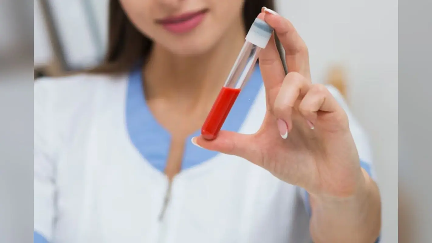 Rarest Blood Group: सोने से भी बढ़कर है यह ब्लड ग्रुप, दुनिया में मिला सिर्फ 45 लोगों में, जानें खूबी