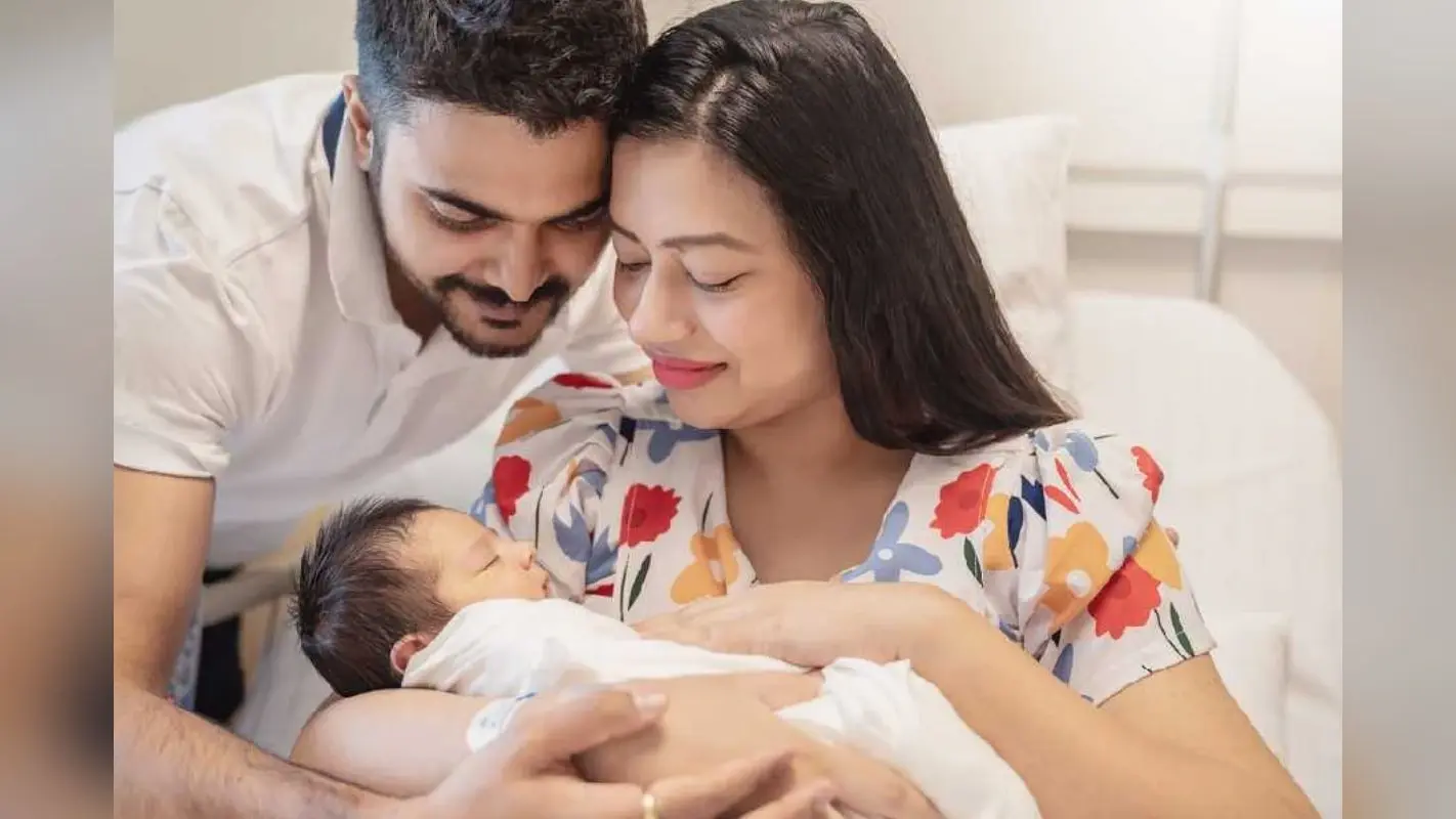 Relationship Tips : क्या बच्चे के जन्म के बाद बढ़ रही है शादीशुदा जिंदगी में दूरियां? जानें कैसे करें दूर