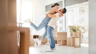 Rental Girlfriend: यहां सड़क किनारे स्टॉल पर बिक रही गर्लफ्रेंड, Kiss करने के लिए खर्च करने होंगे इतने रुपए