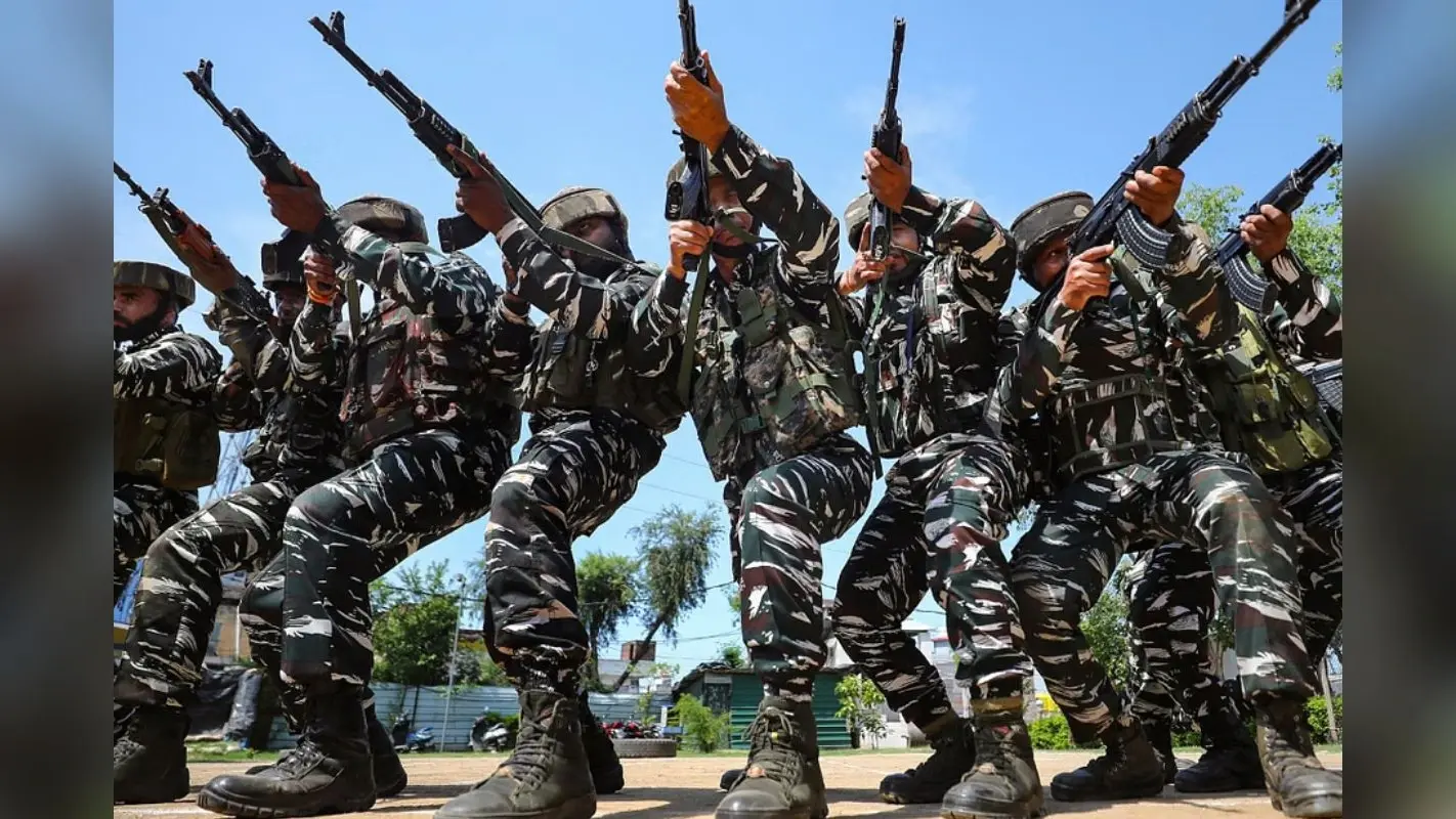 Sarkari Naukri: CRPF में बिना किसी परीक्षा के नौकरी पाने का मौका, 75000 मिलेगा वेतन