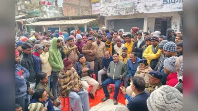 दरोगा जी को रास्ता न देना बुजुर्ग को पड़ा भारी, भरे बाजार की जूते से पिटाई