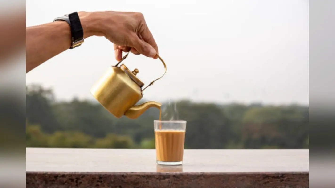 Tea Side Effects: सर्दियों में ले रहें कई बार चाय की चुस्की तो हो जाएं सावधान, घेर लेंगी कई बीमारियां