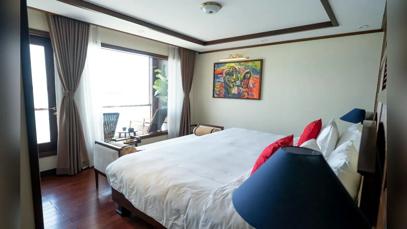 Vastu Tips: आज ही घर से बाहर निकालें ऐसी तस्वीरें, अगर रखा तो हो जाएंगे बर्बाद