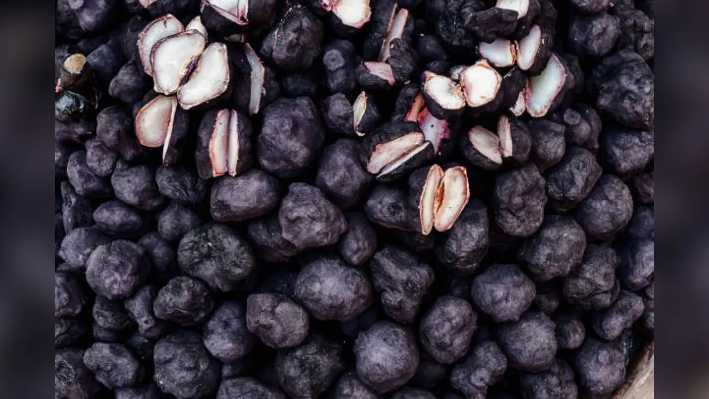 Water chestnut Benefits: इम्यूनिटी बूस्टर का काम करता है उबला सिंघाड़ा, गंभीर बीमारियों से मिलेगा छुटकारा