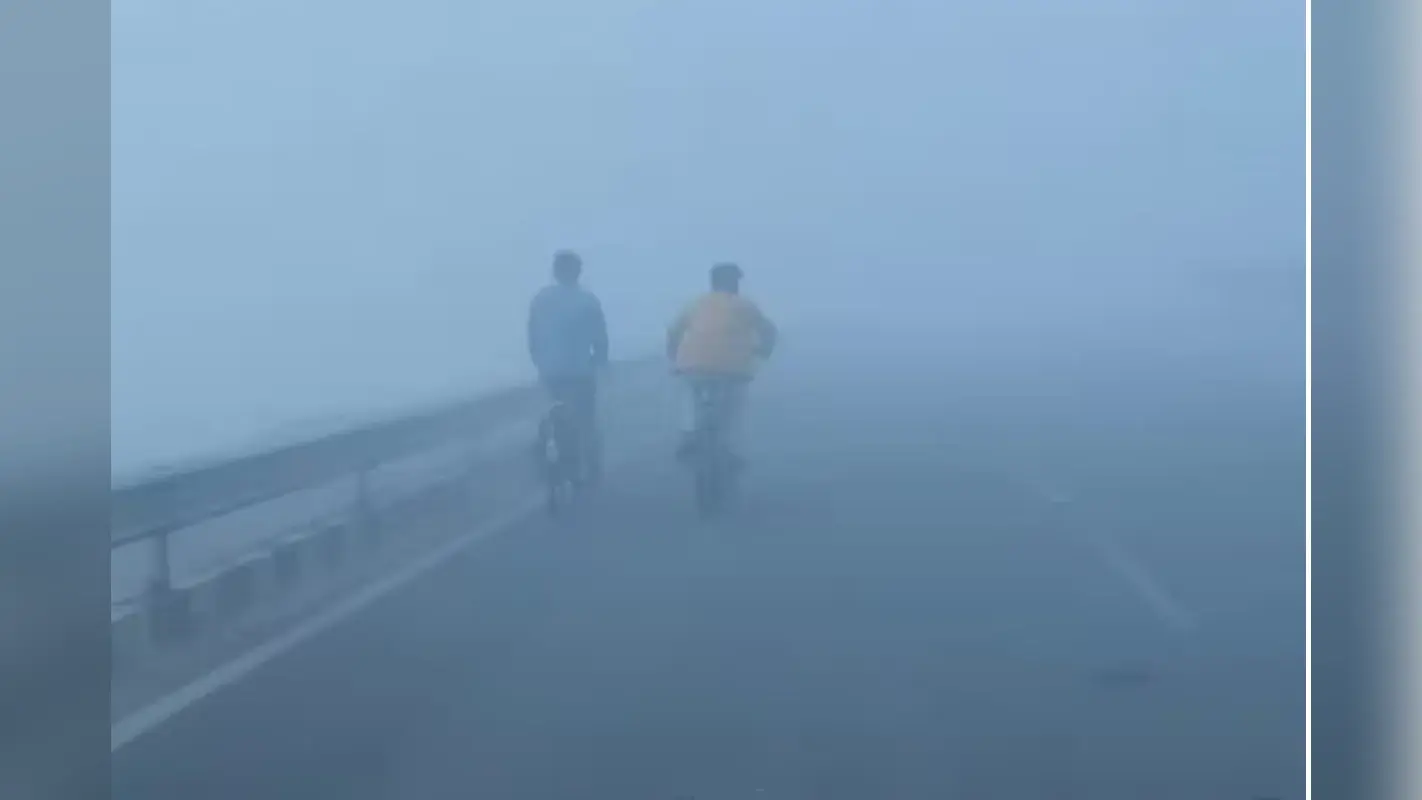 Muzaffarpur Weather: कोहरे ने बढ़ाई सिहरन, दिन में धूप से राहत, जानिए कब से पड़ेगी कड़ाके की ठंड?