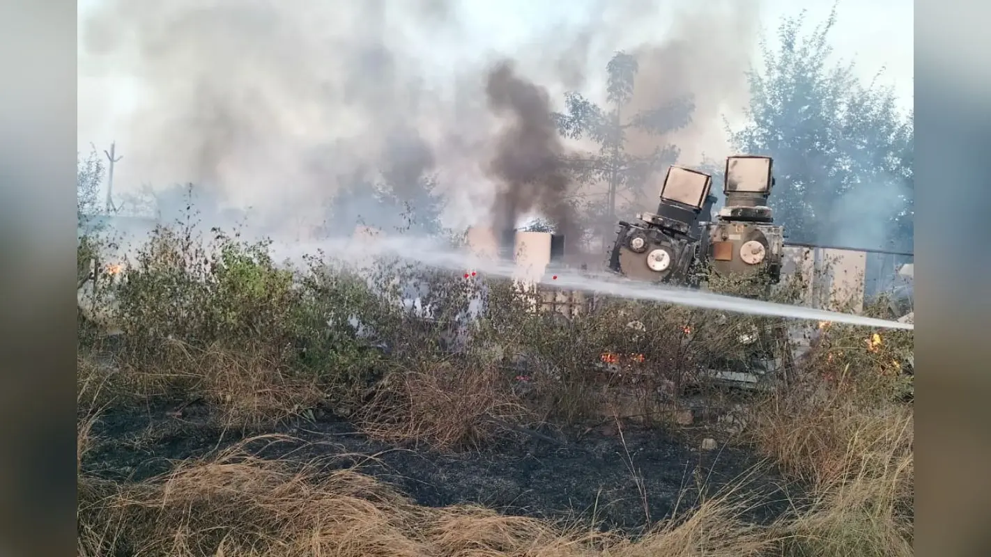 Jharkhand News: देवघर में गैस इंसुलेटेड सब स्टेशन जलकर खाक, शॉर्ट सर्किट की वजह से लगी आग