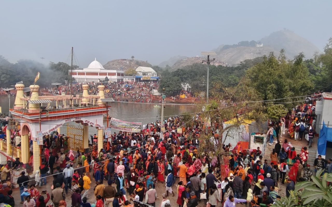 Bhagalpur Weather: भागलपुर में मौसम रहा साफ, खिली धूप में मनी मकर संक्रांति, शाम ढलते शुरू हुआ ठंड