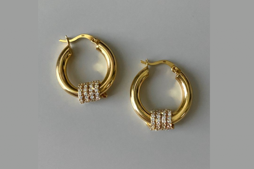 Earring Designs for Office Look: फॉर्मल लुक के लिए देखें ये बेहतरीन इयररिंग डिजाइन्स