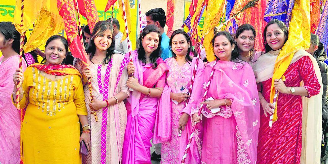 Dhanbad News : निसान शोभा यात्रा में ”श्याम तेरे भजनों में मस्ती का खजाना है…” भजन पर झूमे भक्त