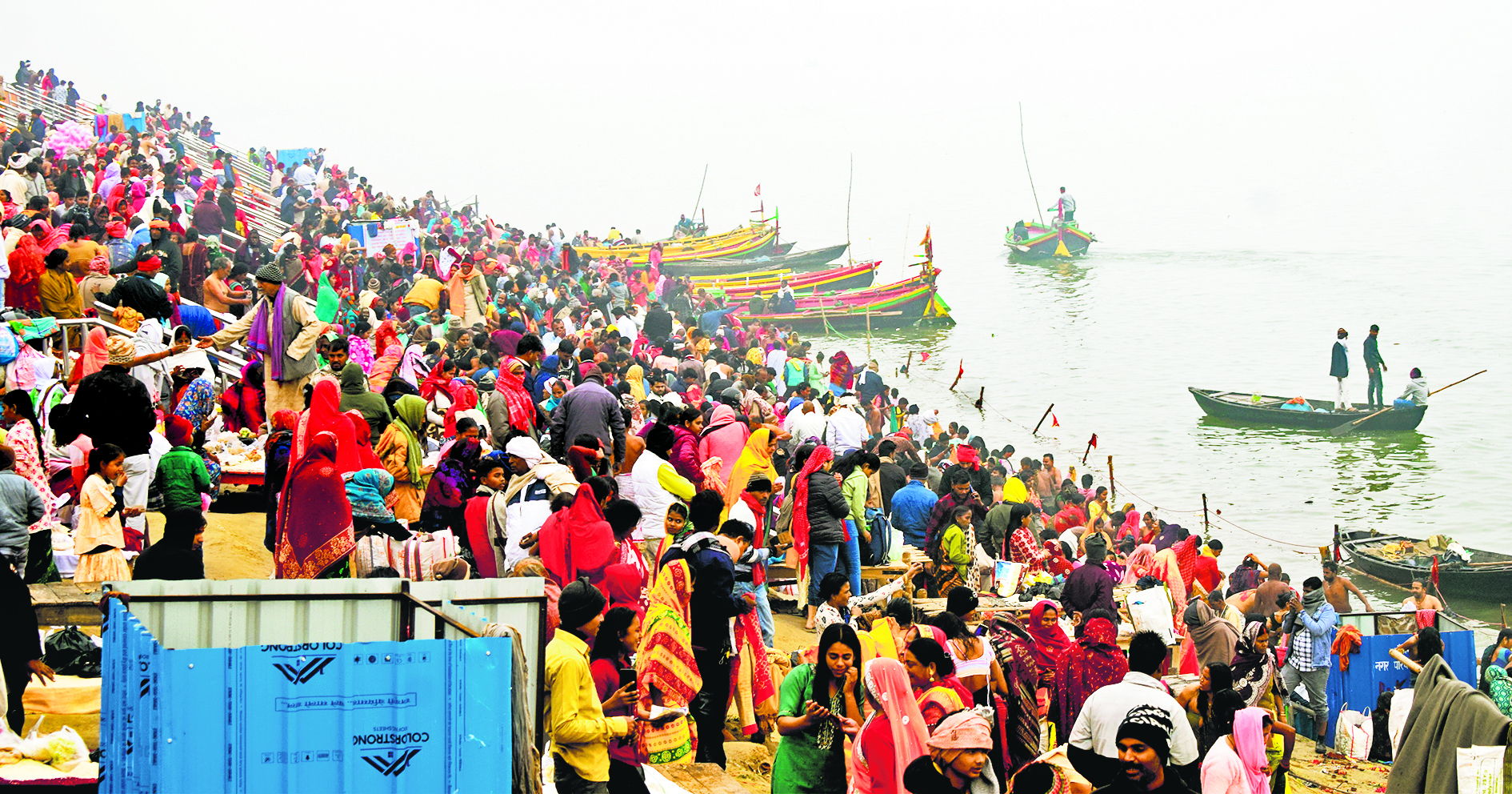 Buxar News: 50 हजार लोगों ने लगायी गंगा में डुबकी
