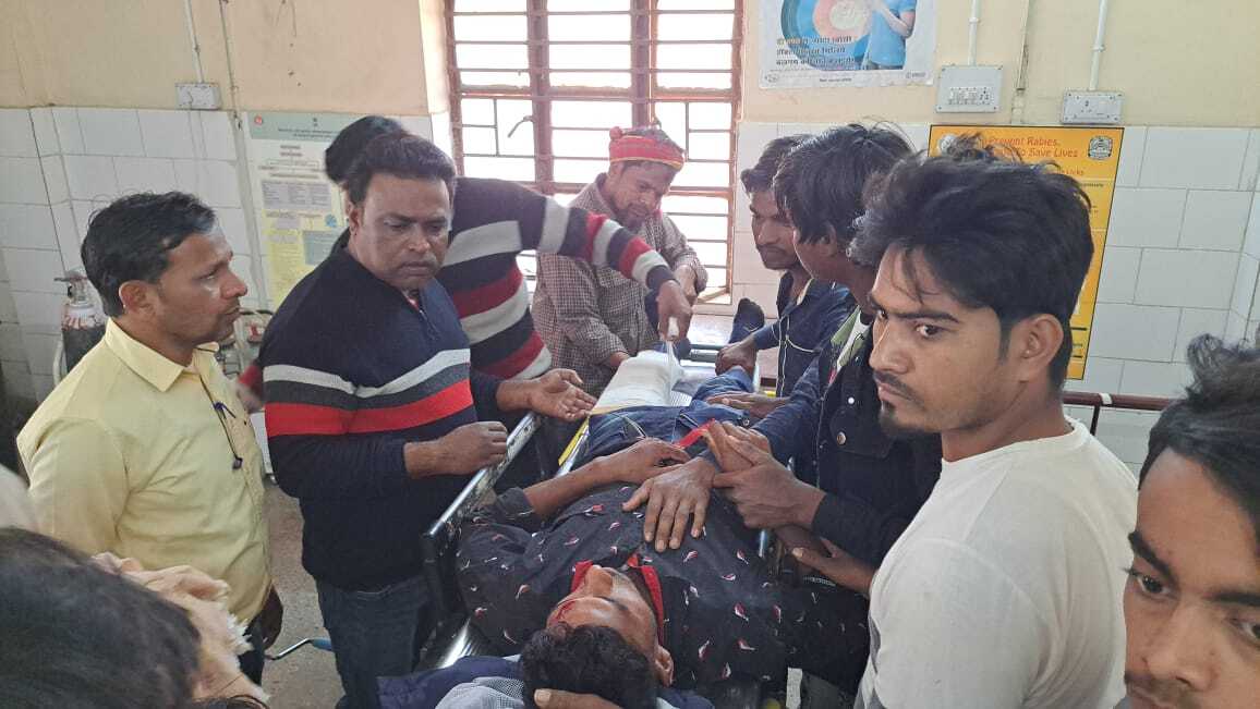 सड़क हादसे में छह लोग जख्मी, दो की स्थिति नाजुक