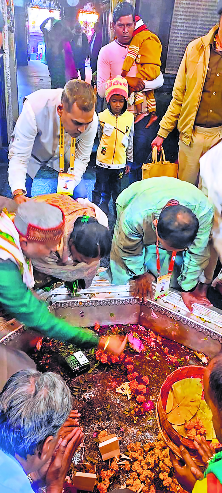 Gaya News : त्रिपुरा विधानसभा के स्पीकर विश्व बंधु सेन ने विष्णुपद मंदिर में की पूजा अर्चना