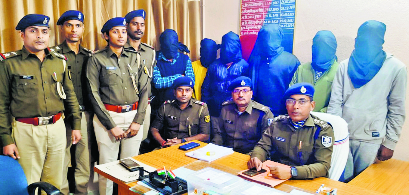 डकैती के फिराक में घूम रहे पांच बदमाश गिरफ्तार