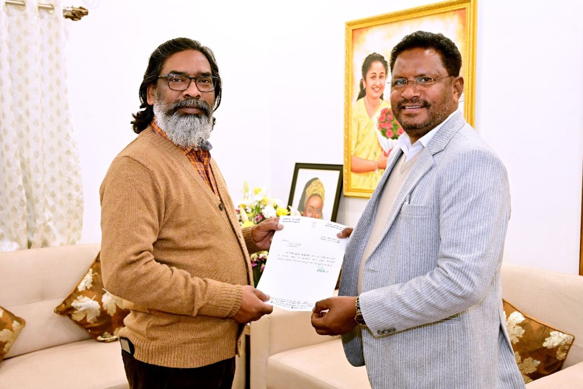 ‘कोल्हान में सिल्क उद्योग की बेहतरी के लिए उठाएं कदम’ झारखंड के सीएम हेमंत सोरेन से MLA दशरथ गागराई ने किया आग्रह