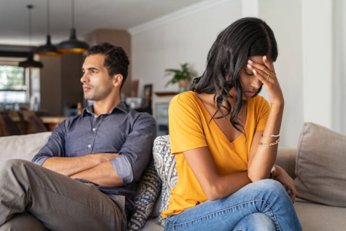 Relationship Tips: इन गलतियों की वजह से शादीशुदा जीवन में खत्म हो जाता है प्यार, टूट जाता है विश्वास