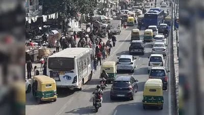 Laxmi Nagar: कोचिंग संस्थानों की भरमार, लेकिन बुनियादी सुविधाओं की है कमी