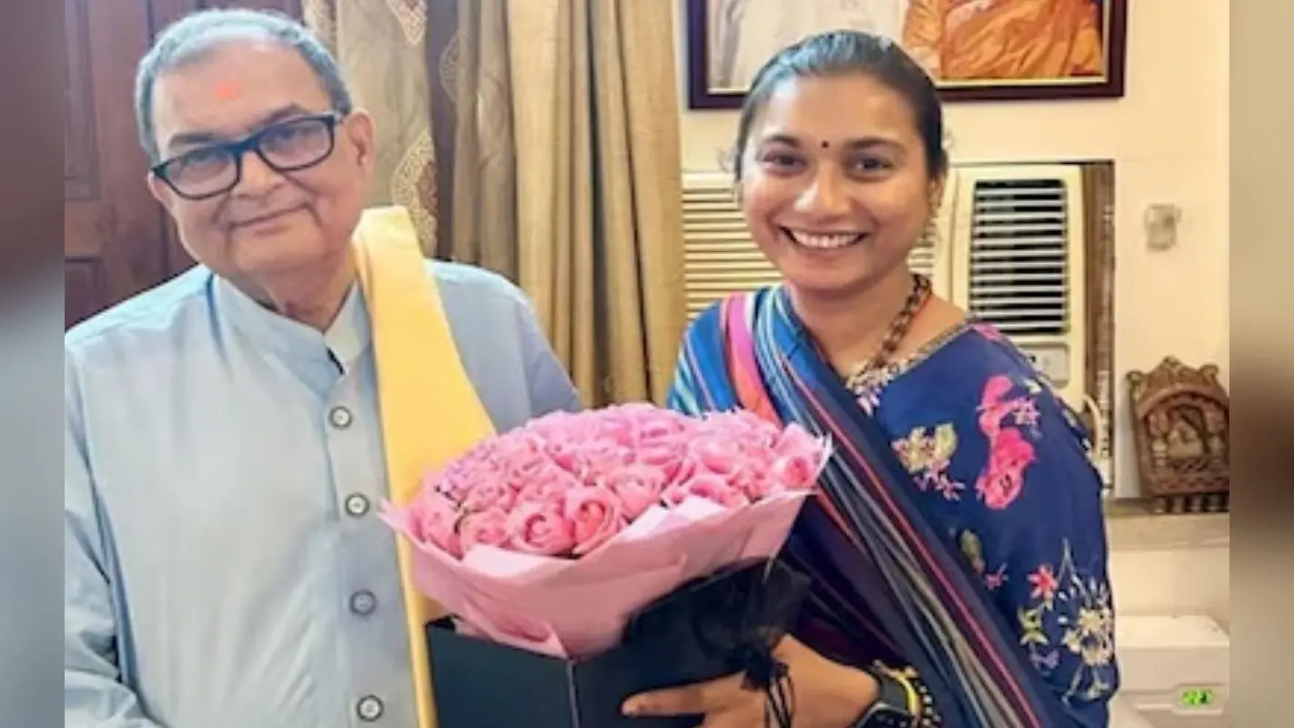Acharya Kishore Kunal: बिहार के रतन टाटा, वो सूरज हैं… शांभवी चौधरी ने किशोर कुणाल की याद में किया भावुक पोस्ट