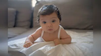 Baby Names: आपकी बेटी के जिंदगी में गुड लक लेकर आएंगे ये नाम, डालें लिस्ट पर एक नजर
