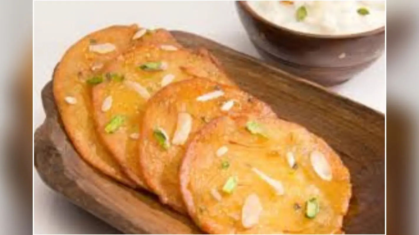Basant Panchami Special Recipes : वसंत पंचमी पर मां सरस्वती को अर्पित करें स्वादिष्ट मालपुआ का प्रसाद
