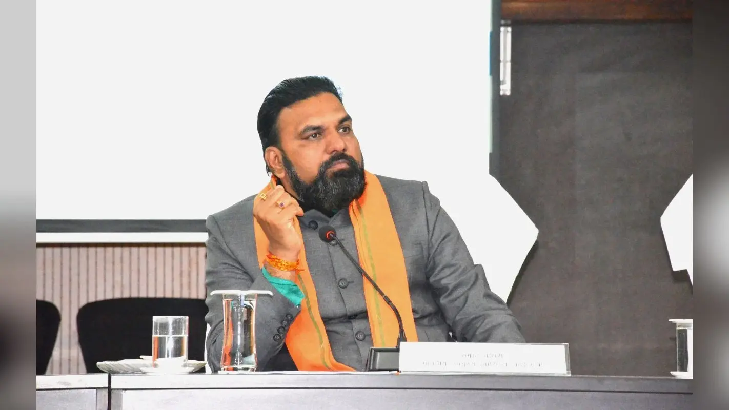 कर्नाटक की जातीय जनगणना रिपोर्ट जारी क्यों नहीं हुई? बिहार के डिप्टी सीएम ने राहुल गांधी से पूछा सवाल