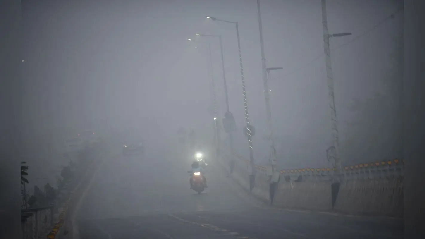 Bihar Weather: इस दिन तक बिहार के 24 जिलों में छाया रहेगा घना कुहासा, IMD ने जारी किया येलो अलर्ट