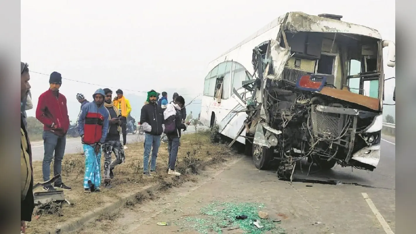Bihar News: ट्रक ने दो सगे भाइयों को रौंदा, पिता-पुत्र की भी मौत, इन जिलों में दिखा रफ्तार का कहर…