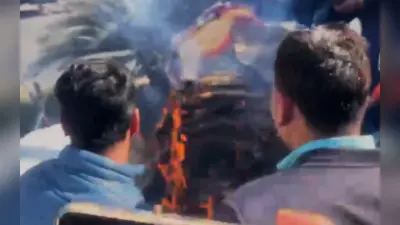 रांची में आतिशबाजी के दौरान बाईक में लगी आग, देखें Video