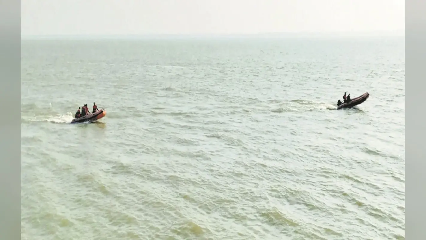 Boat Accident: सीतामढ़ी में बड़ा नाव हादसा, परिवार के चार लोग नदी में बहे, दो की मौत