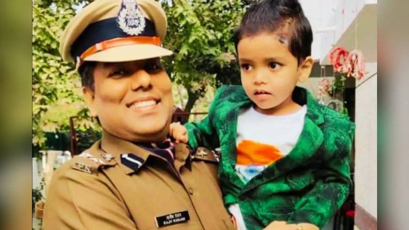 सीबीआई के रांची जोन के ज्वाइंट डायरेक्टर राजीव रंजन और झारखंड के 12 पुलिसकर्मियों को पुलिस पदक