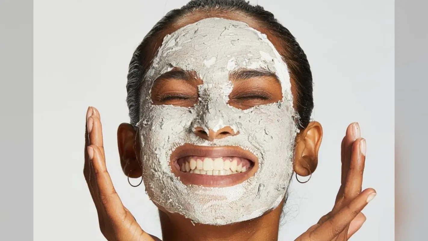 Disadvantages Of Using Clay Mask In Winters: सर्दियों में क्ले मास्क लगाने से हो सकते हैं ये नुकसान, त्वचा को रखें सुरक्षित