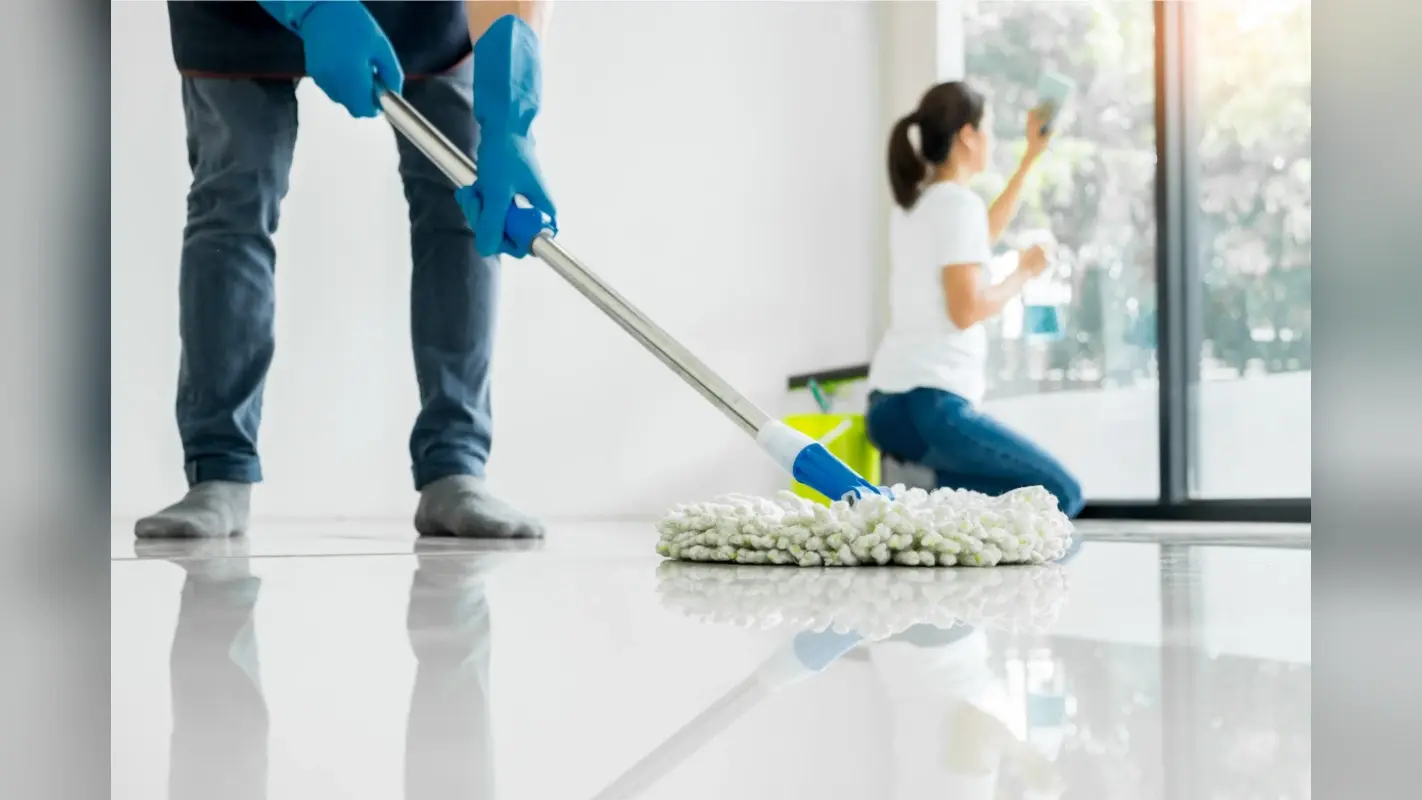Best Floor Cleaning Hacks: पोछा लगाने के बाद भी रह जाते हैं दाग और पानी के निशान? ये 5 टिप्स आपके लिए!